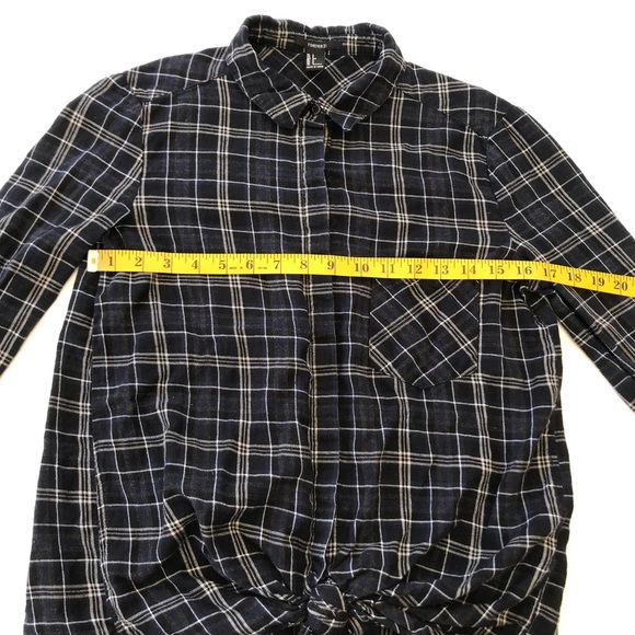 Forever 21 Black White Plaid Button Up Knotted Top - Picture 6 of 6